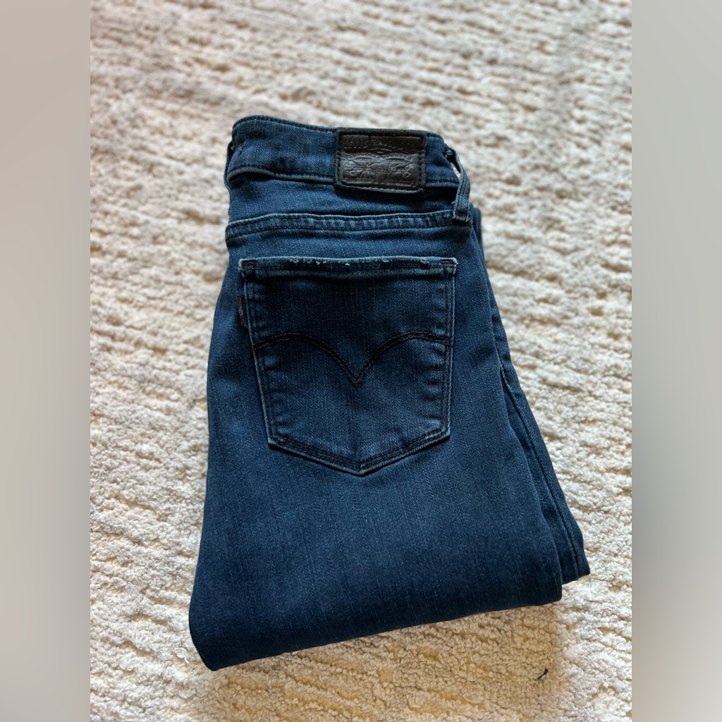 Levis 711 Jeans